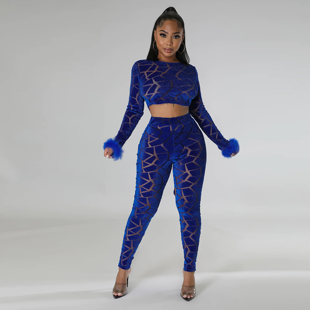 Abbigliamento da donna, top corto a maniche lunghe con pantaloni a matita aderenti, set alla moda in due pezzi_voghion.com