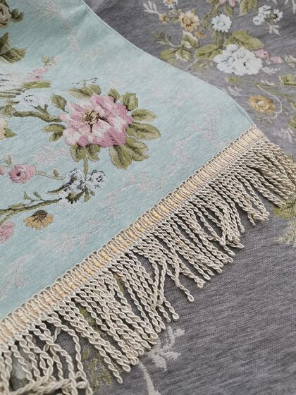 Cross-border Amazon a generation of imitation embroidery relief chenille jacquard gift blanket manufacturers spot wholesale generation