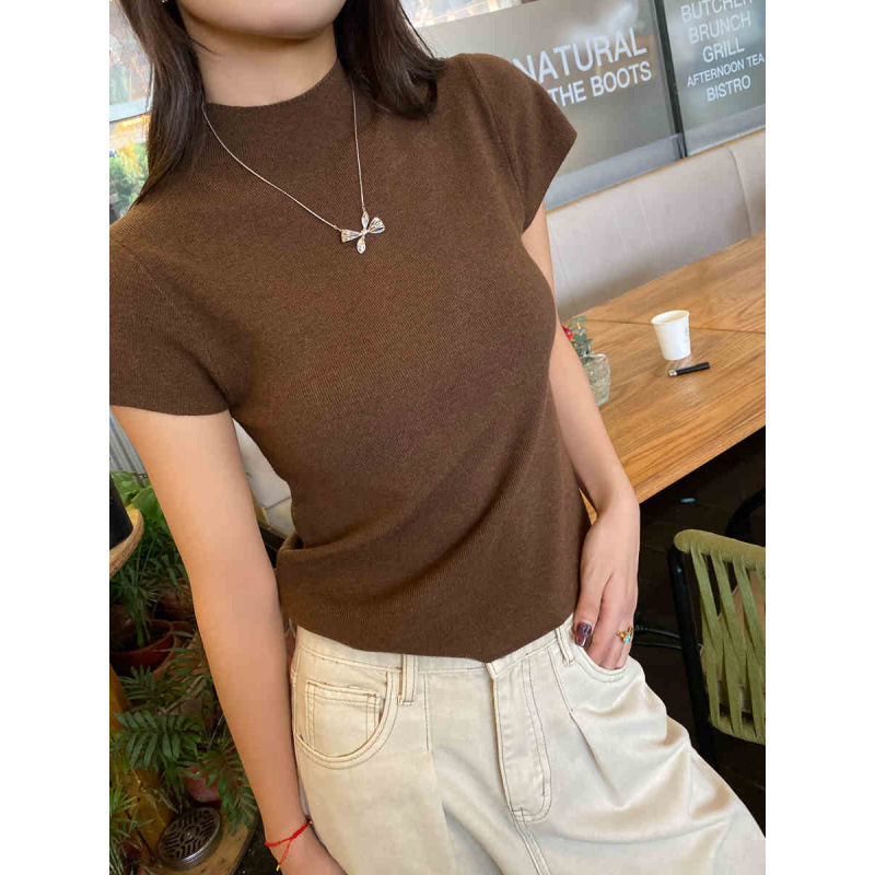 グレーの半高襟半袖tシャツの女性服の中に2025夏の新型のスリムな高級感のあるニットの底に…|undefined