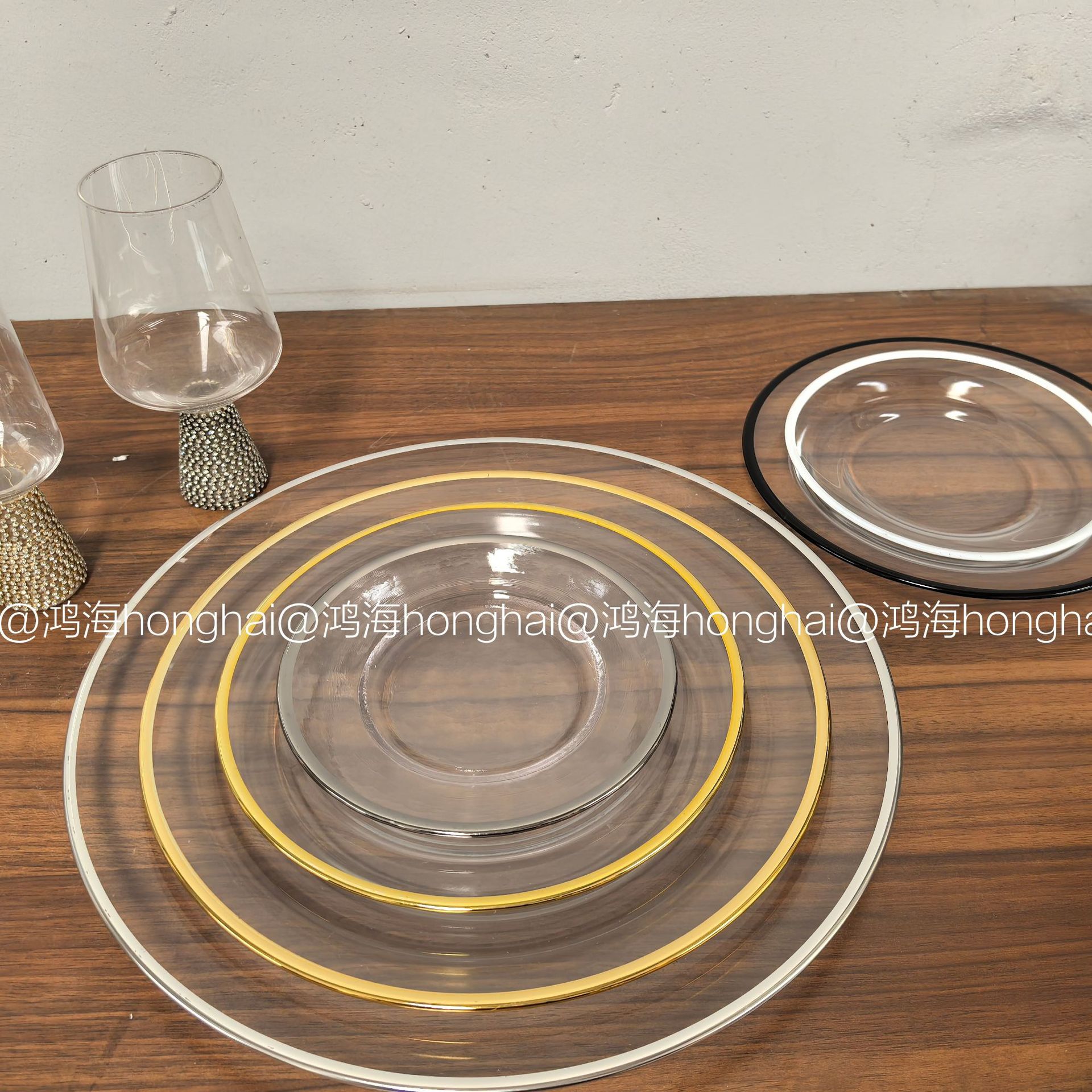 Placa de charger de gold rim Placa de comercio exterior Plato de vidrio transparente de Phnom Penh Plato de comedor occidental simple moderno