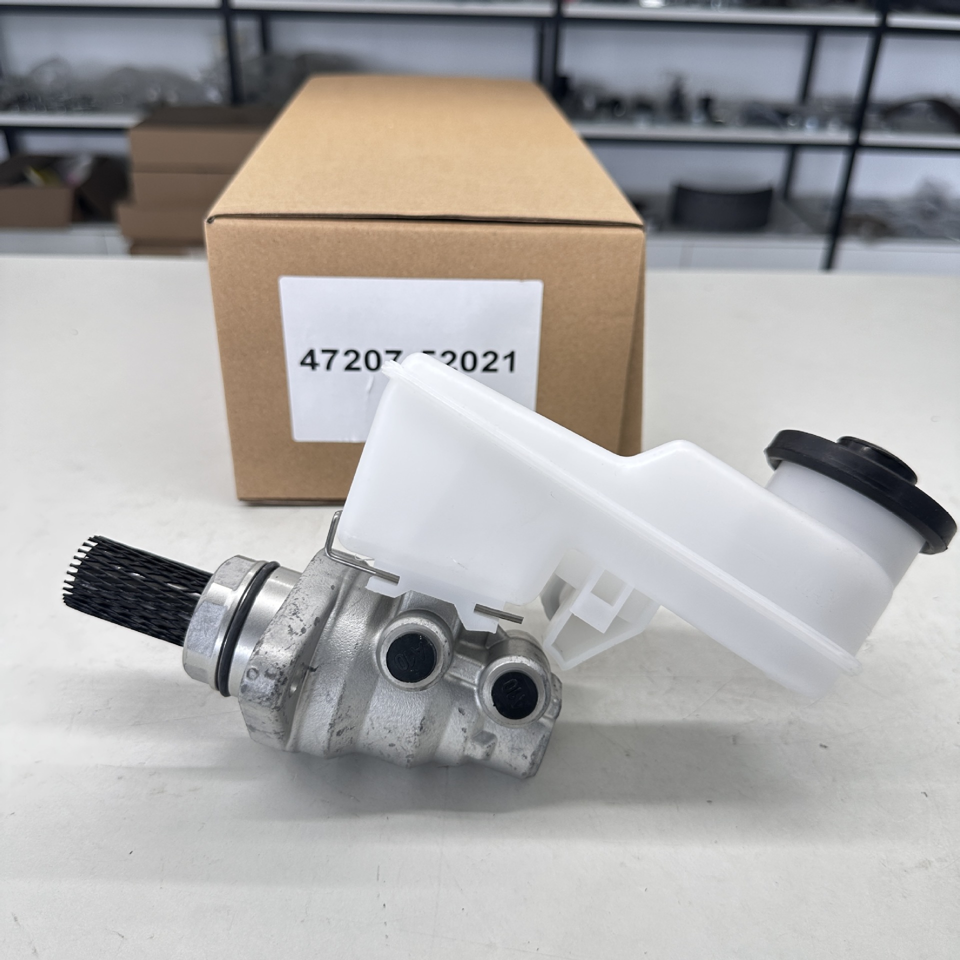 Suitable for Toyota Brake Master Cylinder 47207-52021 4720752021