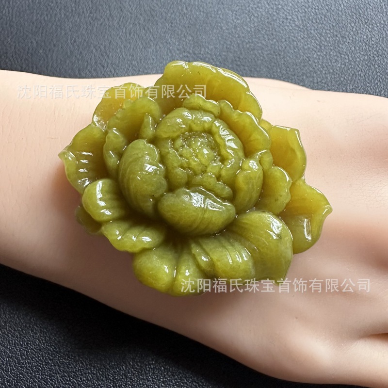天然玉ペンダント牛油果緑花開富貴深彫刻精緻大気卸売り直供大量現物|undefined
