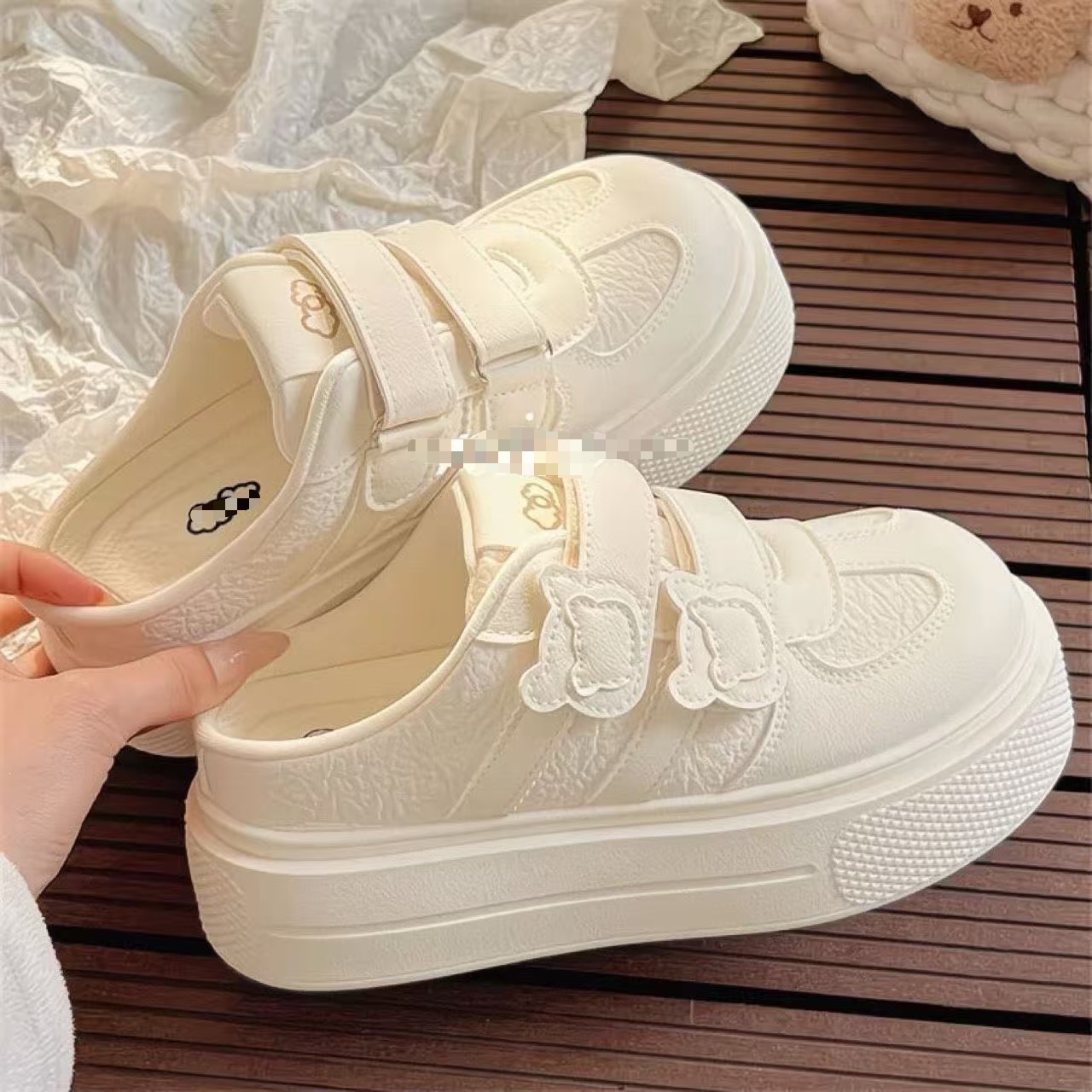 Zapatos blancos de verano para mujeres con zapatos de falda de zapatos de estilo perezoso con zapatos casuales con suela gruesa