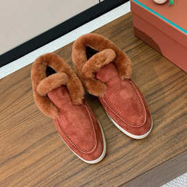 2024冬季新情侣款真羊皮毛一体雪地靴舒适平底大码保暖毛毛鞋短靴