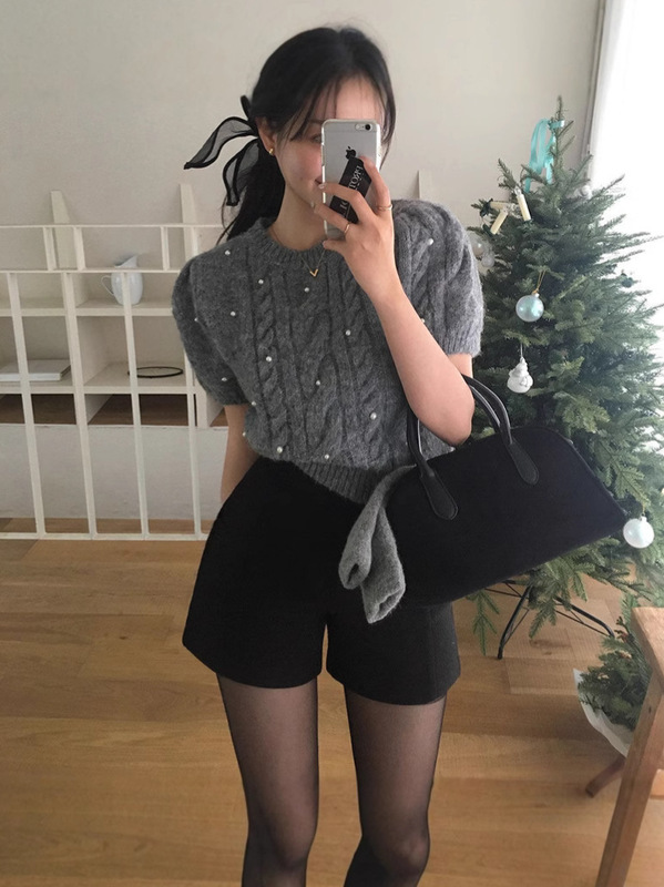 Woolen Shorts with Black Stockings for Women to Wear in Autumn and Winter, High-Waisted Versatile Boot Pants, Slimming Look Plus Size Bottoms, Missing Hot Pants Woolen Shorts with Black Stockings for Women to Wear in Autumn and Winter, High-Waisted Versatile Boot Pants, Slimming Look Plus Size Bottoms, Missing Hot Pants
