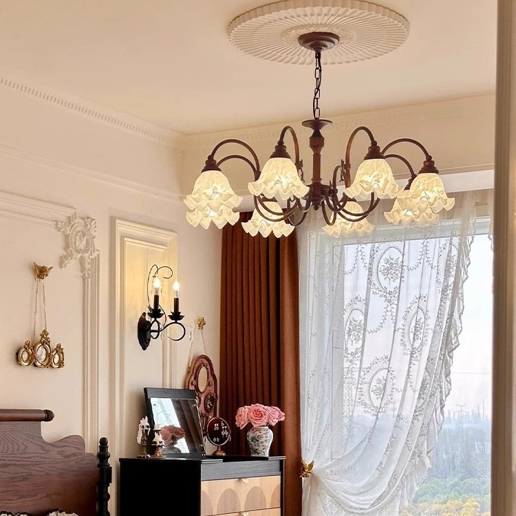 Araña americana Flor Diseño romántico y cálido Restaurante Vintage Hall Dormitorio medieval Sala de estar Lámparas francesas