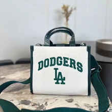 �n��MLB��ĸ�̽�С���ذ�NY����μ�б������e�����ٴ�Ů��ͨ��