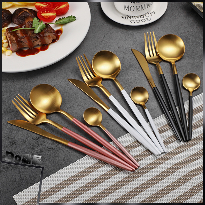 Traje de vajilla de acero inoxidable portugués transfronterizo cuatro piezas principales celebridad de Internet vajilla occidental pintura para hornear cuchara de café cuchillo de carne y tenedor