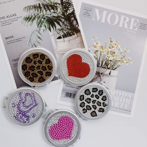 Folding Dual-Sided Mirror Handheld Makeup Mirror Portable Cute Mini Mirror Student Small Round Mirror Gift Wholesale