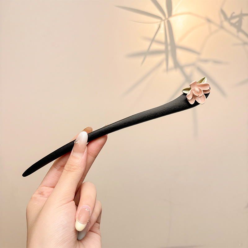 Nueva horquilla china 2025 nuevo estilo estilo antiguo horquilla mujer falda de cara de caballo de alta calidad estilo nacional horquilla de madera paso a paso horquilla tocado