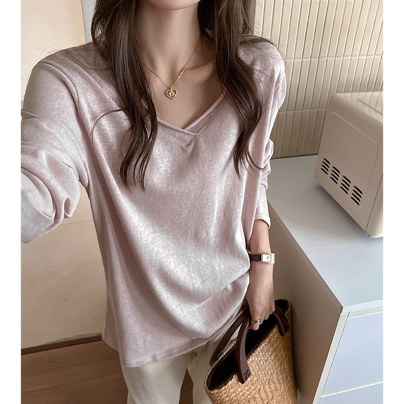 Korean-style casual long-sleeve women's t-shirt with V-neck, snowflake cotton, suitable for both inner and outer wear, with straight shoulders, fashionable, loose-fitting, slimming top Korean-style casual long-sleeve women's t-shirt with V-neck, snowflake cotton, suitable for both inner and outer wear, with straight shoulders, fashionable, loose-fitting, slimming top