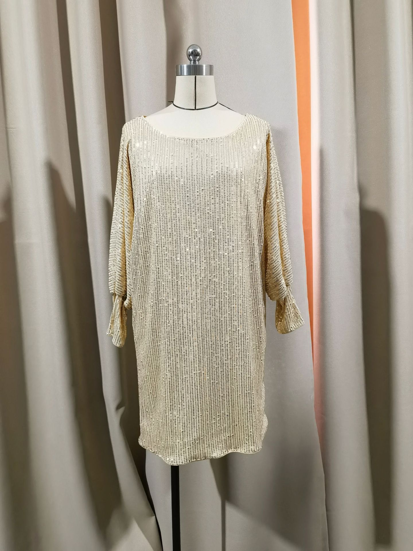 Abito da sera donna con paillettes spalle scoperte maniche lunghe_voghion.com