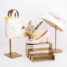 ����չʾ�ܲ��P�Ь����U��Ь��չʾ�� ���b����Ů��Ь����е���