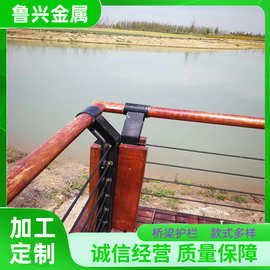 园林栈道木扶手护栏 景观河道护栏 现场测量尺寸 木纹转印桥栏杆