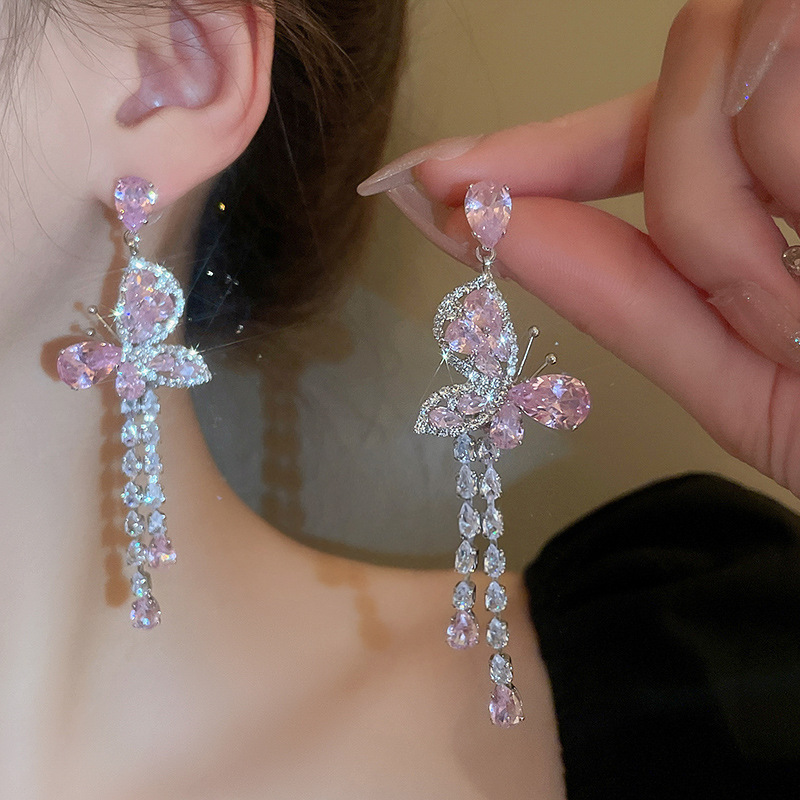 Agujas de plata transfronterizas flores de zircón aretes de bordillo estilo de moda pernos de auriculares lujosos de alto nivel de diseño de auriculares nicho
