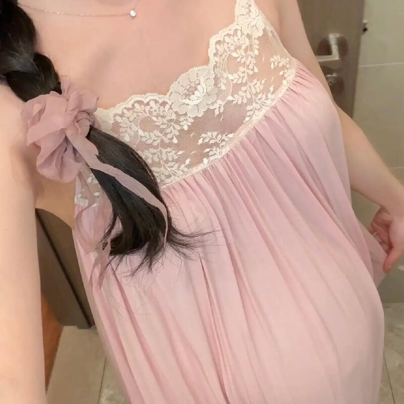 〈Soft Mist〉Pure Desire French Romantic Lace Nightgown with Chest Pads and Straps