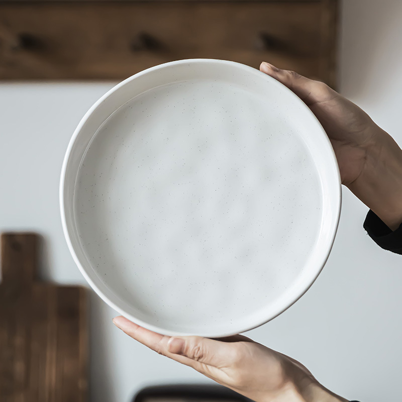 Plato blanco puro, plato de cerámica corrugada sensible al agua de alta calidad, plato de platos caseros, plato redondo, plato de comedor, plato de comedor occidental
