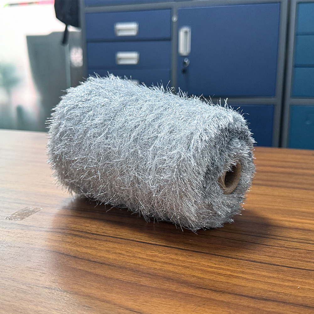 厂家直供 亮片羽毛纱银色玻璃纱蜈蚣纱马尾纱花式纱特种纱全涤