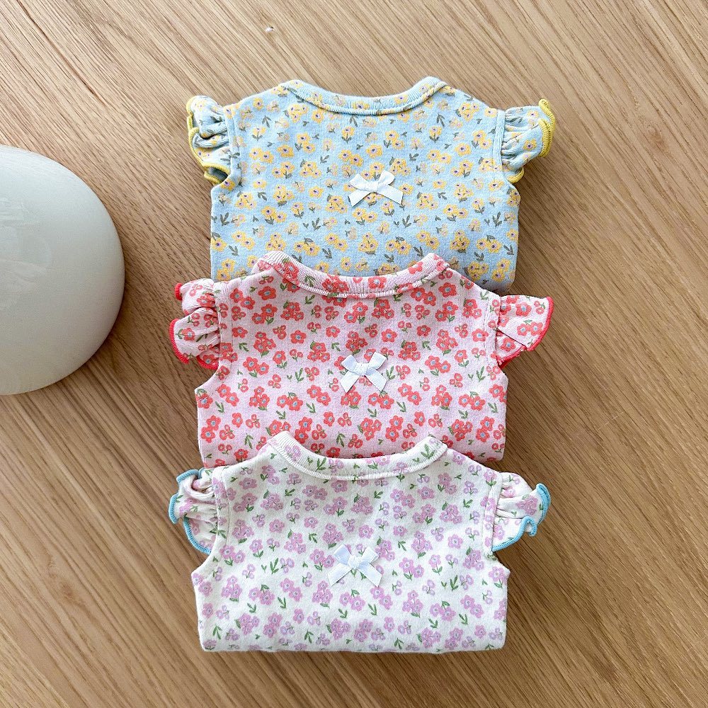 Primavera y verano perro estilo japonés y coreano lazo pequeño floral manga voladora chaleco gato de dos patas perro pequeño ropa para perros