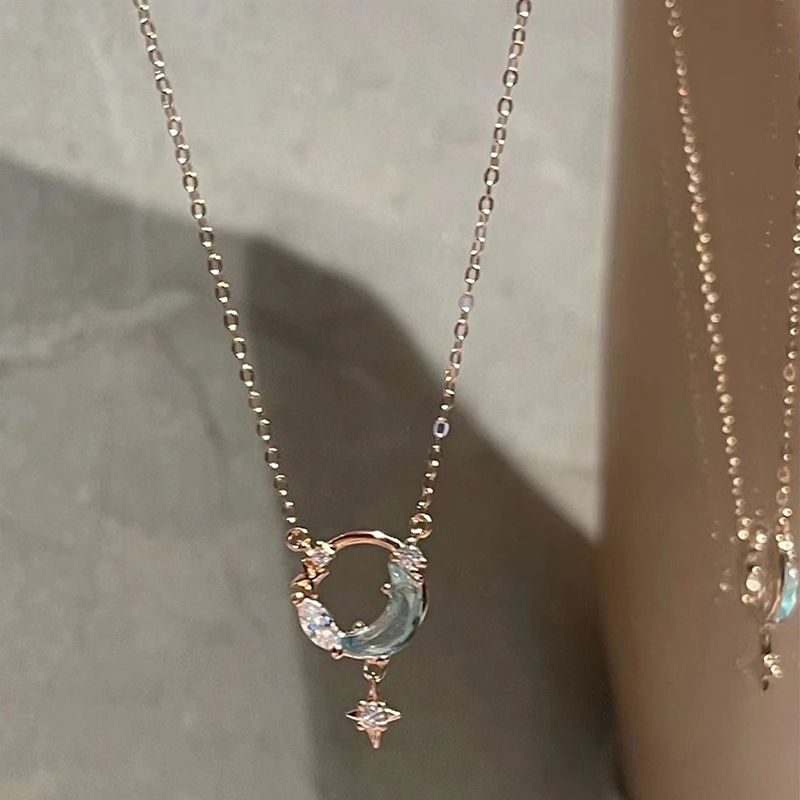 A niche design, light luxury, high-end collarbone chain, gentle and fairy like gift for girlfriends, tidal moonlight_voghion.com