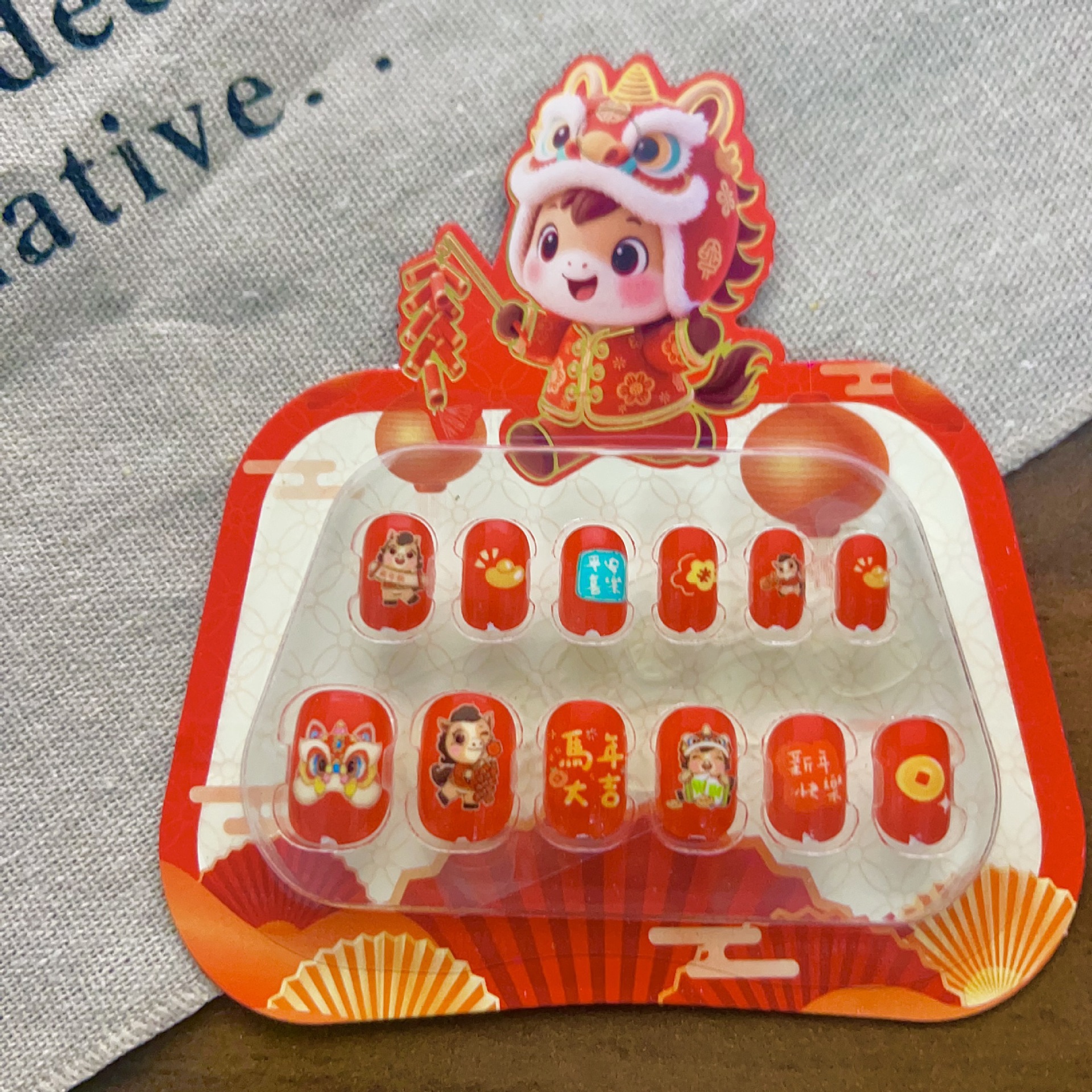 Uñas postizas removibles para niñas, en caja, con diseños de dibujos animados, pegatinas de uñas exquisitas, piezas de uñas.