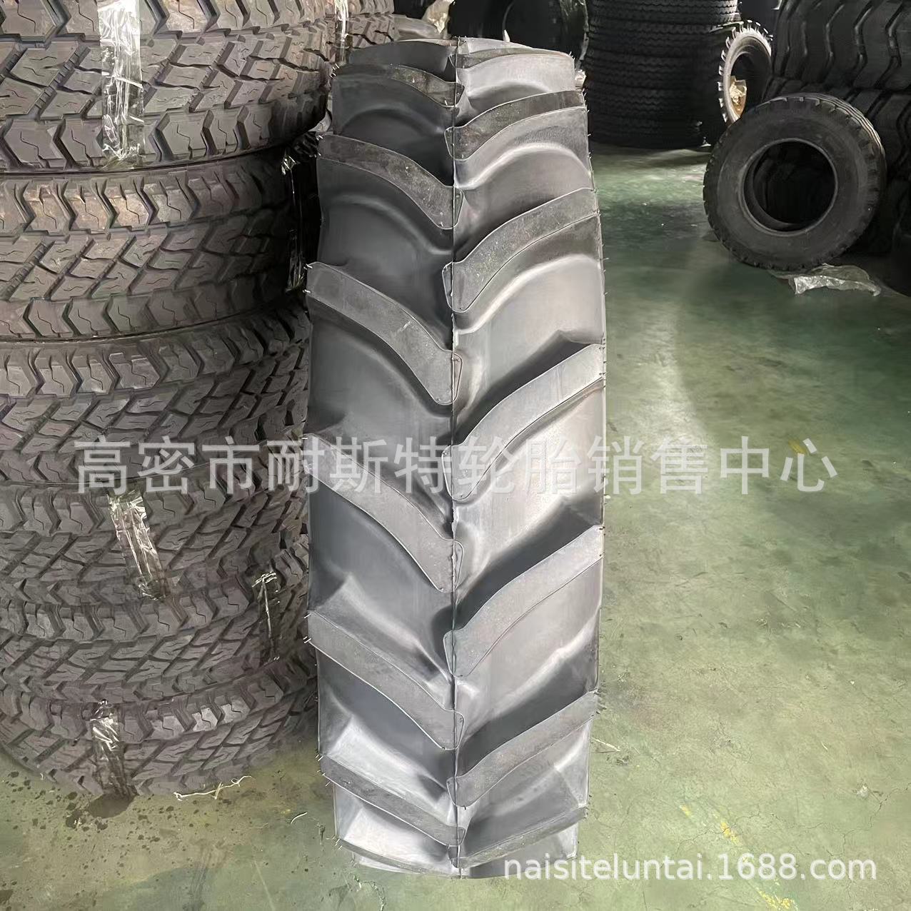 农用拖拉机 人字花纹14.9-30 农用轮胎