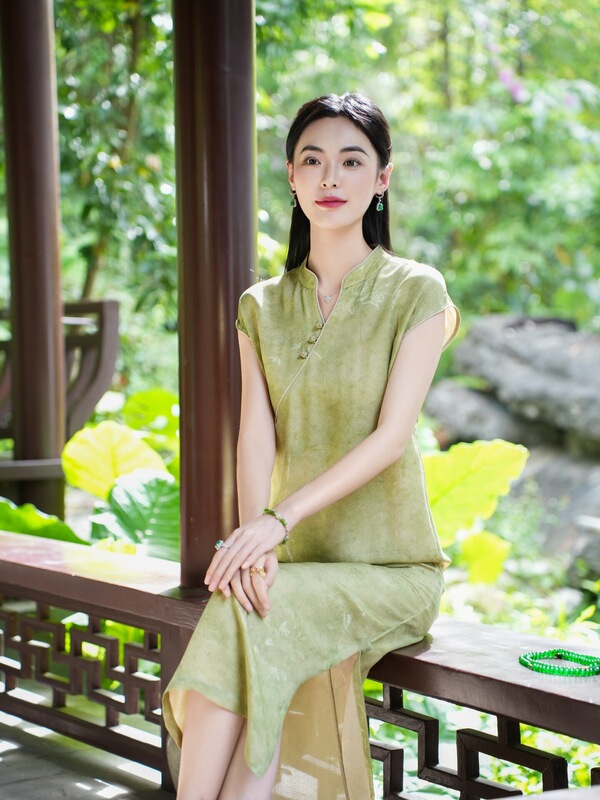 【100% Mulberry Silk, Double Warp Twill】 Double-Sided, Two-Tone, Plant-Dyed Dress 8216 【100% Mulberry Silk, Double Warp Twill】 Double-Sided, Two-Tone, Plant-Dyed Dress 8216