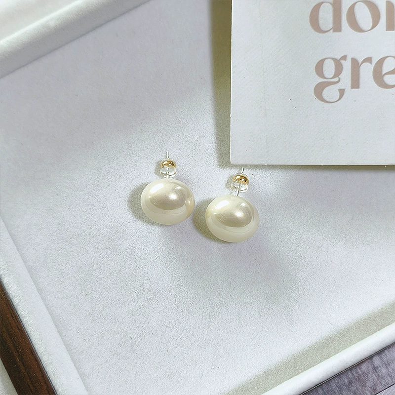 Earrings from pearl, small design ear clips