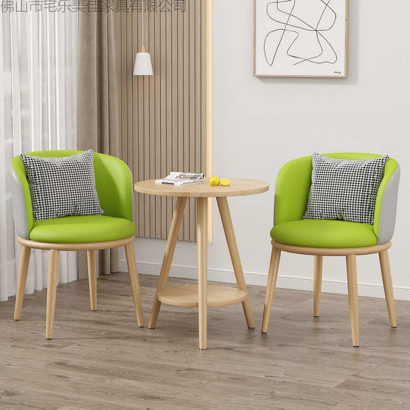 Mesa y silla de ocio balcón sala de estar de lujo ligera mesa y silla combinación de hotel de alojamiento residencial negociación en línea mesa y silla set de tres piezas