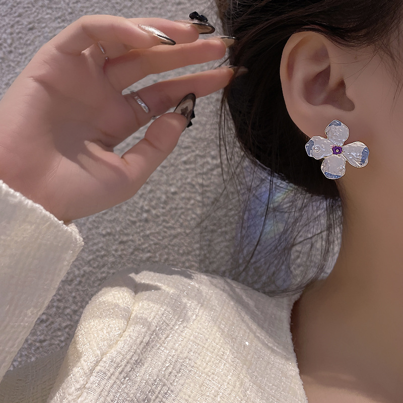 Inlay Design 1 Pair Simple Style Flower Alloy Inlay Artificial Diamond Women's Ear Studs