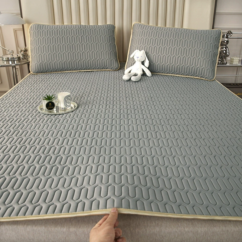 Летний коврик из натурального латекса из ледяного шелка, комплект из трех предметов, складной студенческий одиночный моющийся нескользящий мягкий коврик с кондиционером