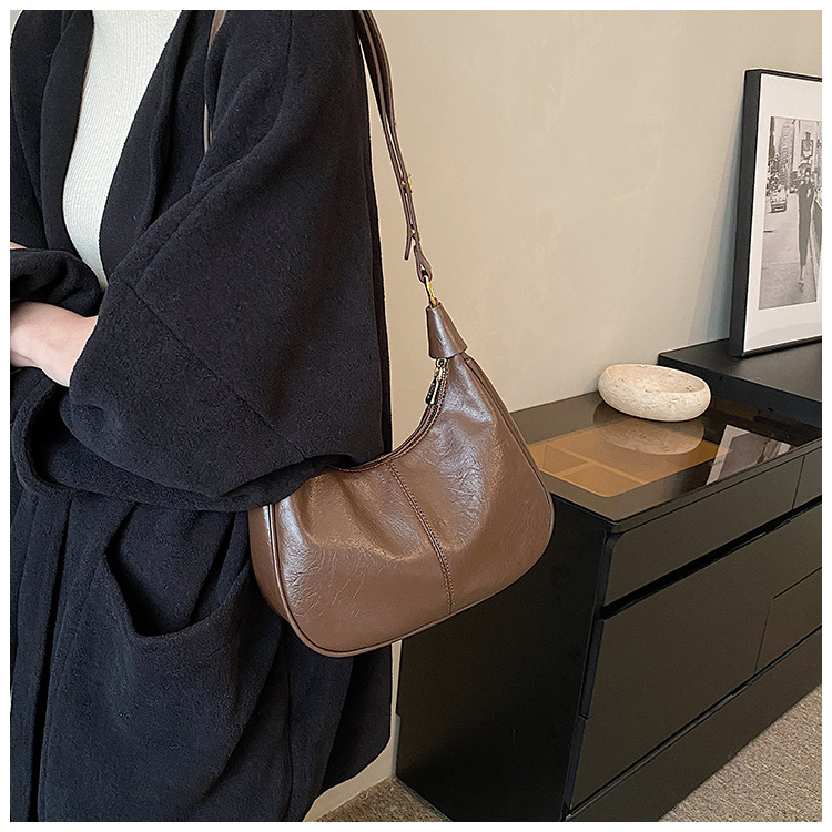 This year's trendy bags for women 2025 are super popular. They are fashionable, high-end, and stylish single-shoulder underarm bags, as well as retro and versatile crossbody bags undefined