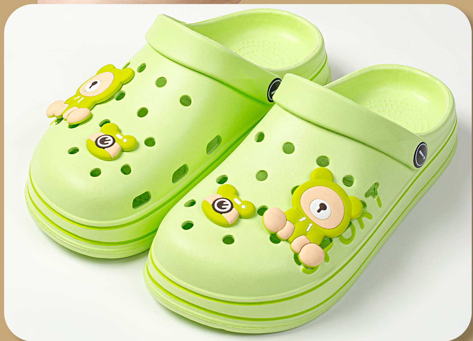 EVA lindos osos de dibujos animados zapatos de agujero cómodos para usar en interiores y exteriores para parejas zapatos de playa viajes deportivos fotos zapatillas frías