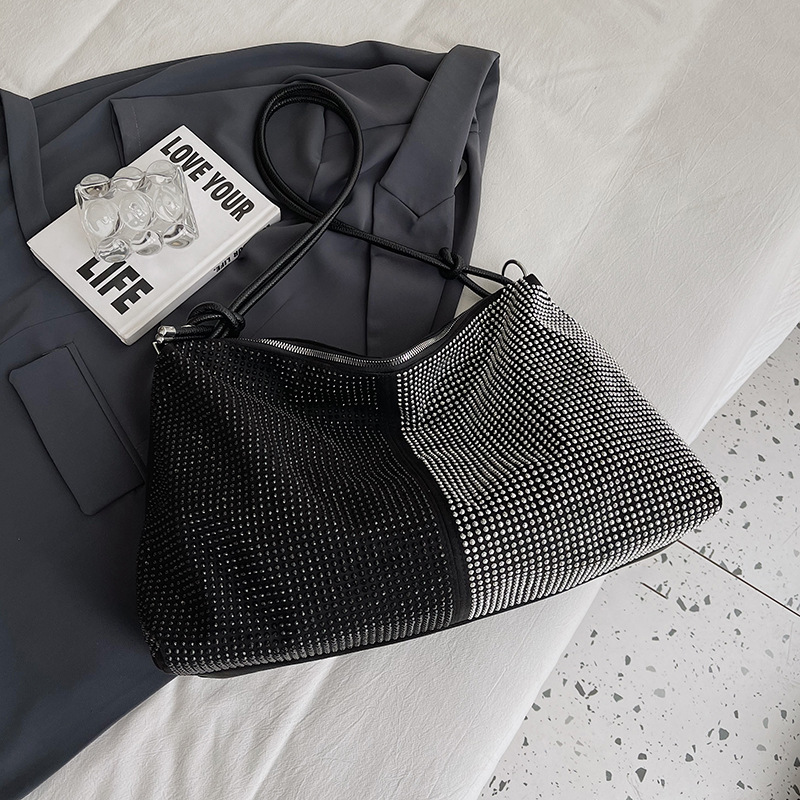 2024 primavera nuevo bolso de moda de mujer de gran capacidad bolso de hombro de estilo exterior bolso especial casual bolso de mujer simple mochila