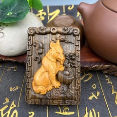 直播貨源沉香車掛毛衣鏈精雕十二生肖狗沉香雕刻掛牌文玩批發