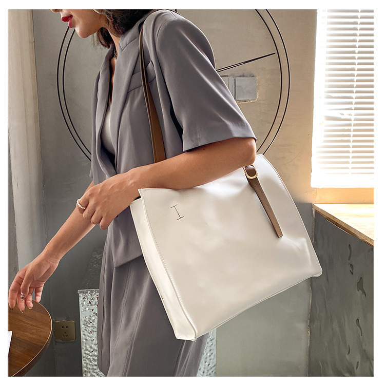 New Simple Casual Large-capacity One-shoulder Bag Wholesale Nihaojewelry display picture 11