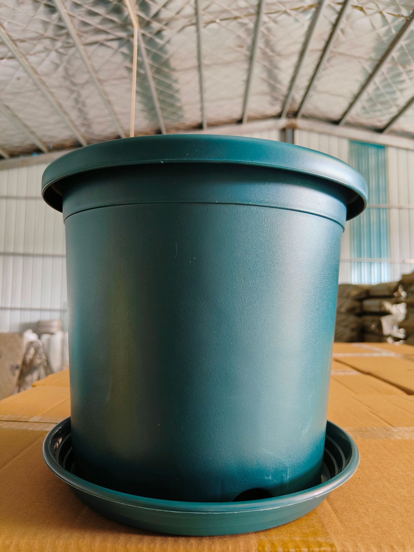 Dark green [recycling material] tray