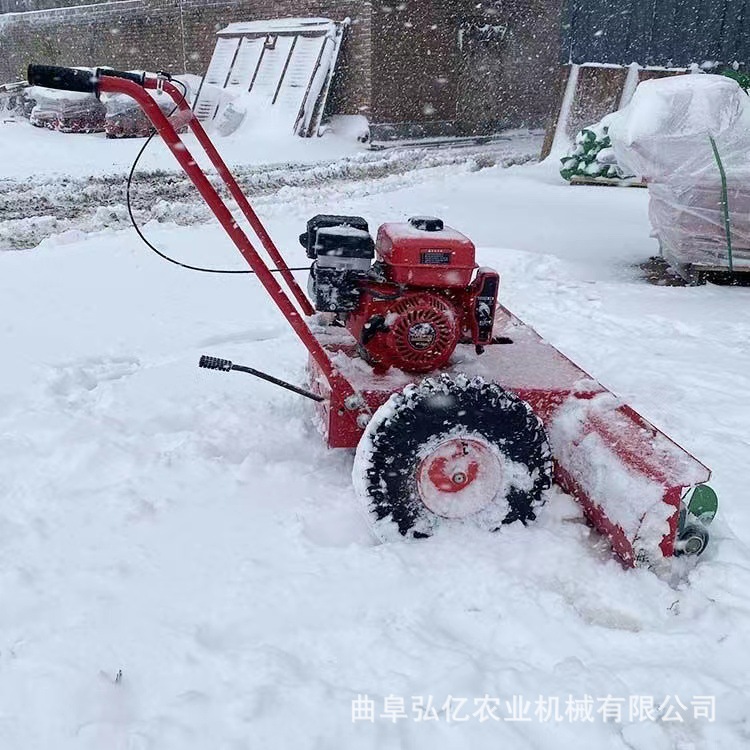 黑龙江吉林户外清雪推雪机加宽毛刷环卫扫雪机鱼塘大棚小型铲雪机