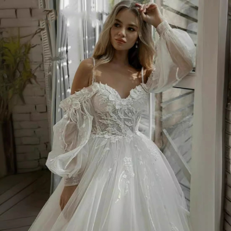 French-Style Lace Light Wedding Dress with a Super Fairy-Like Vibe, Trailing Train, Strapless, High-End Elegant Travel Photography Welcome Dress, Evening Gown French-Style Lace Light Wedding Dress with a Super Fairy-Like Vibe, Trailing Train, Strapless, High-End Elegant Travel Photography Welcome Dress, Evening Gown