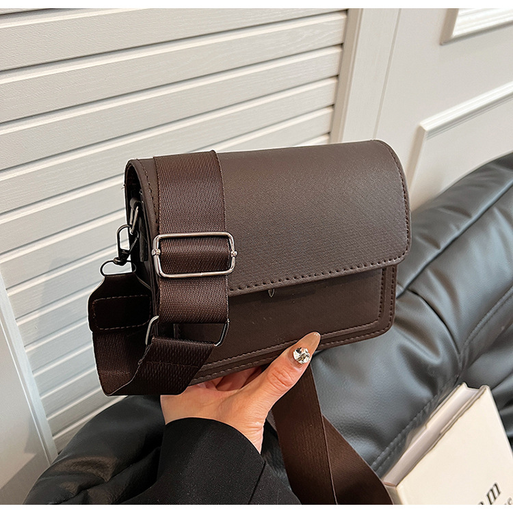 198g Weight Synthetic Leather Lining Material Sewing Thread Fashion Element Flip Cover Closure Type Single Shoulder Strap Strap Type Square Bag Bags Type Casual Occasion Pu Leather Material Solid Color Pattern All Seasons Season Women's Gender Classic Style Style Square Shape Women's Pu Leather Solid Color Classic Style Sewing Thread Square Flip Cover Square Bag 41