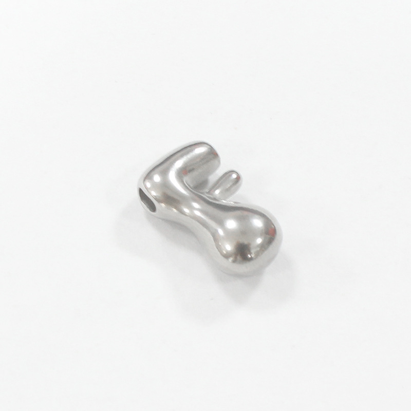 Steel color F letter (with horizontal hole on the top) thickness 7.2*width 10.5*height 18mm*aperture 1.8mm (unit weight 3.95g)