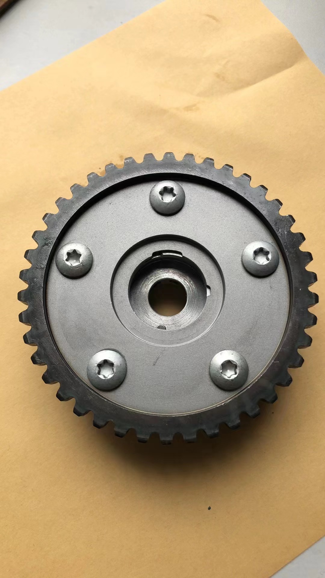 Suitable for Ssangyong Aiteng 2.0L phase adjuster VVT gear 1720500147