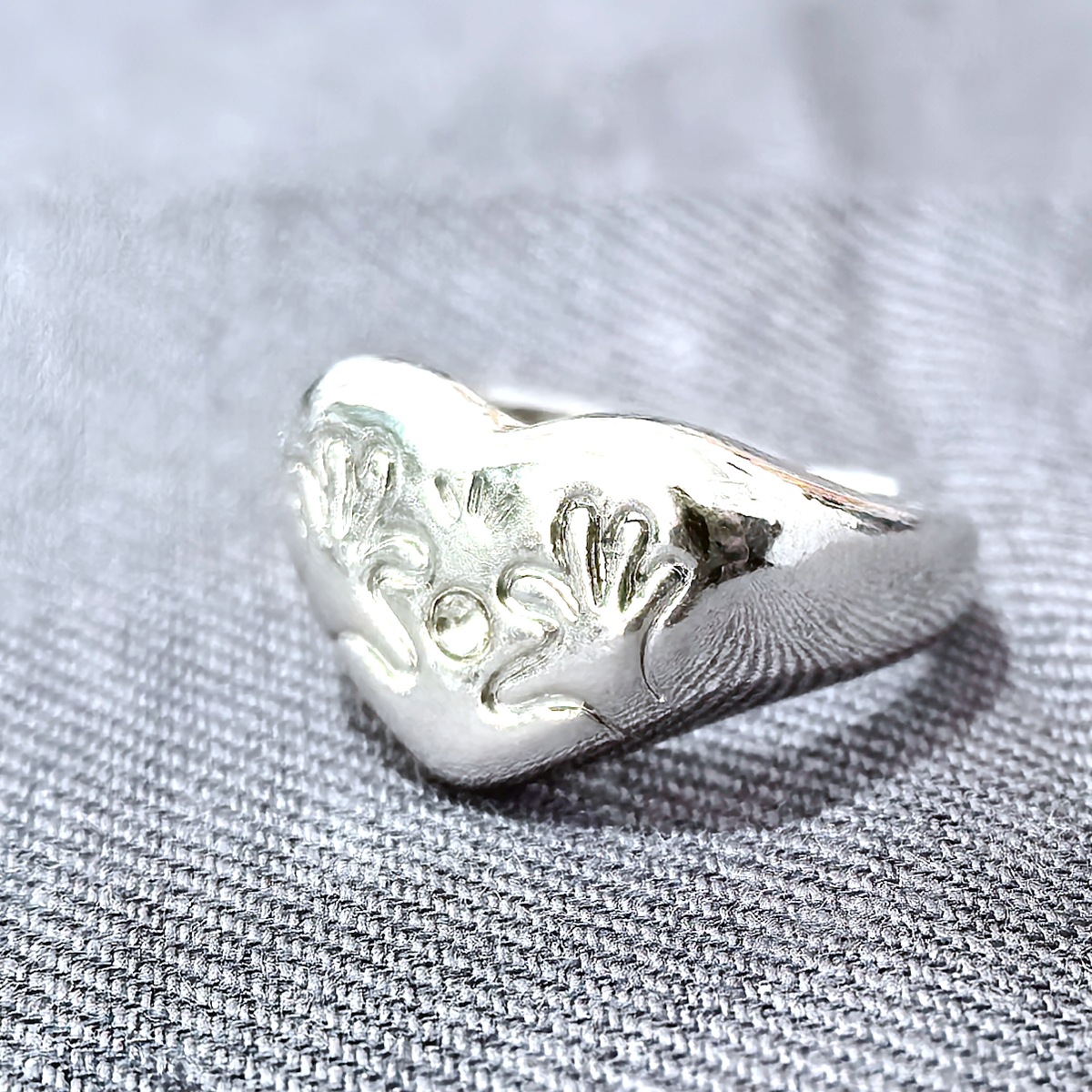 Fashionable small design creative sophisticated elegant ring