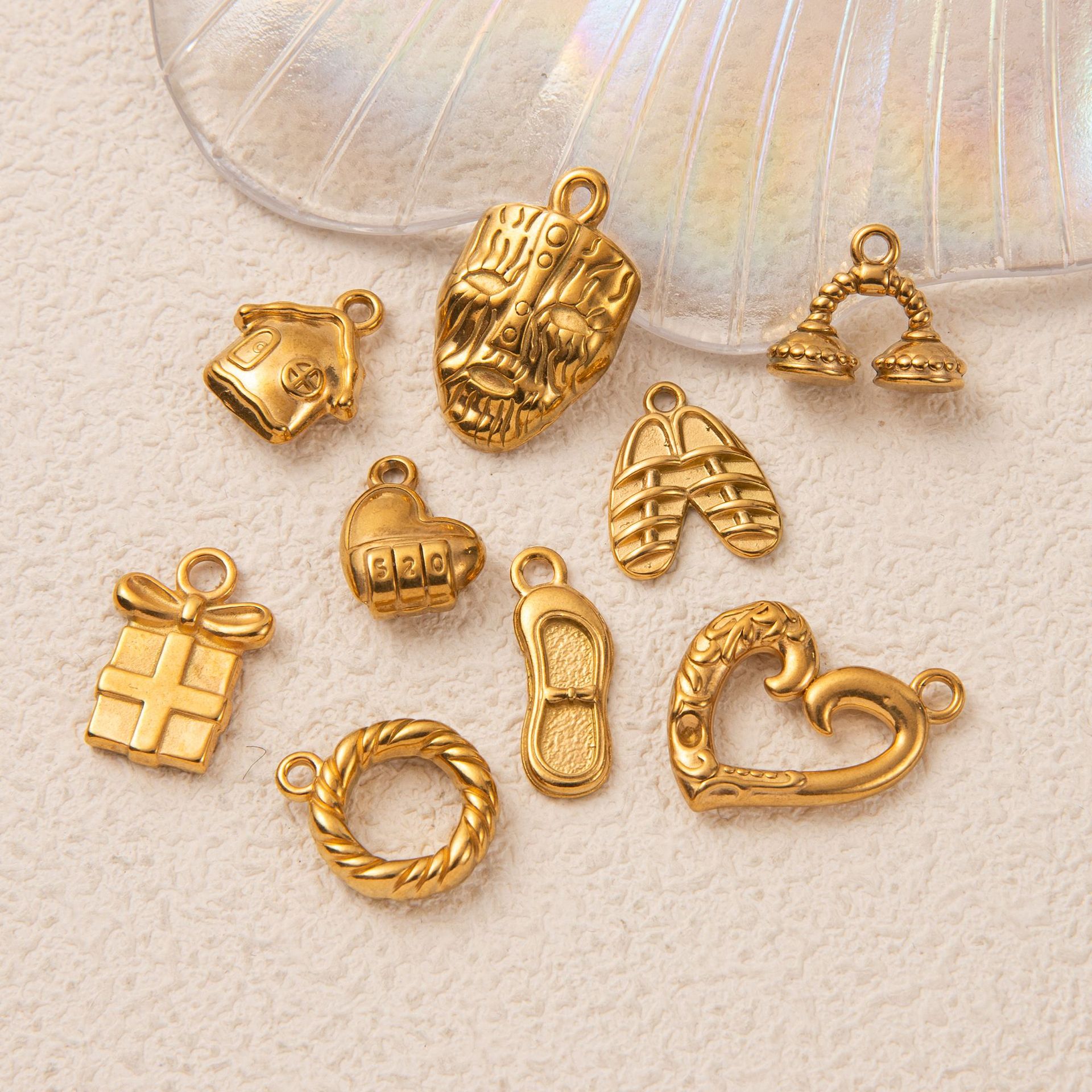 现货不锈钢DIY时尚日常面具耳机吊坠项链炉内真空电镀18K金保色女