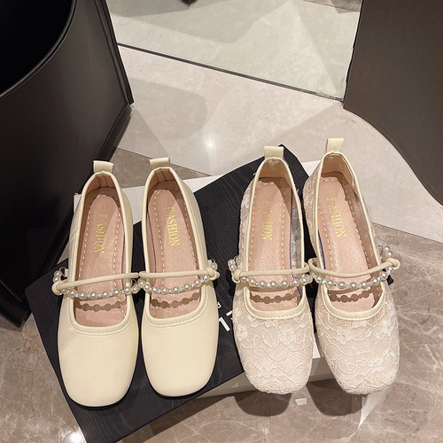 French flat sandals for women, 2025 spring, shallow mouth, pearl one-word buckle, fashionable outerwear fairy wind, soft bottom, bean-shaped shoes