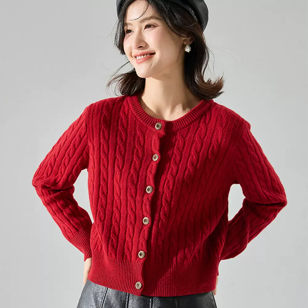 盛宏定制 26春新款针织宽松时尚毛衣慵懒风绞花圣诞红开衫女22162