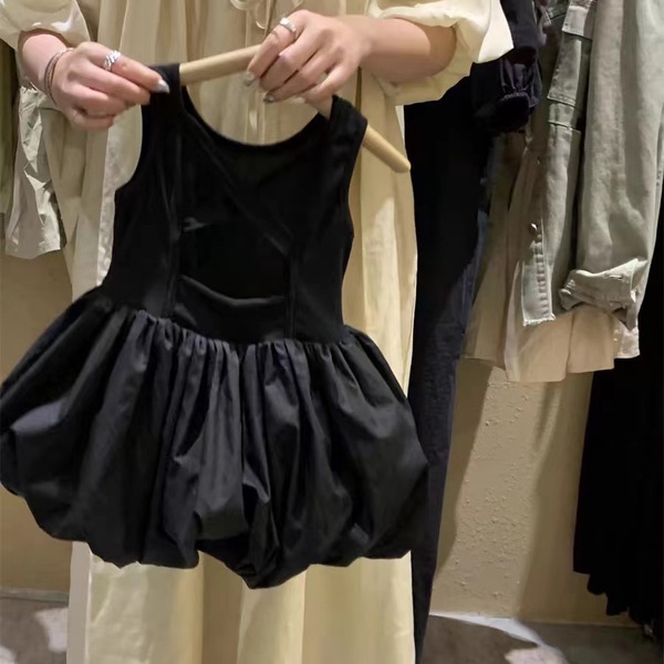 Black dress with sleeves sleevless