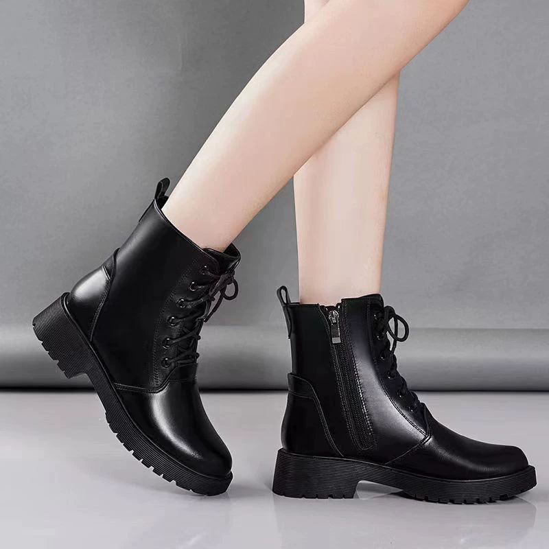 Ботинки Martens: комфортные демисезонные универсальные ботинки в английском стиле, средней высоты