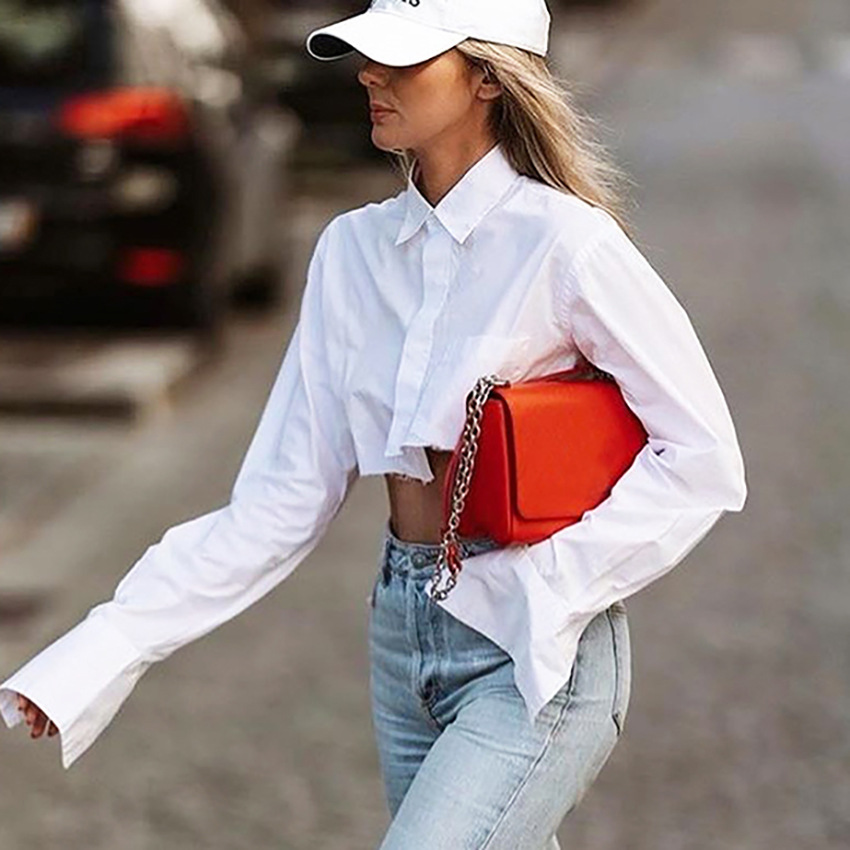 Le bave asimmetriche da donna disegnano le donne della moda_voghion.com