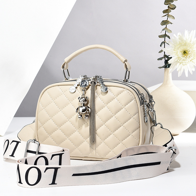 Taizhou bolsos de mujer bolsos de moda diamante bolsos de mano colgantes osos bordas tres capas bolsos de hombro